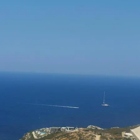 With 180 Degree Sea View - Sleeps 2-6 Villa